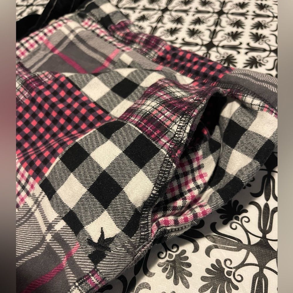 Aerie - Women’s pink / black patchwork plaid long cut pajama pants - Picture 2 of 8
